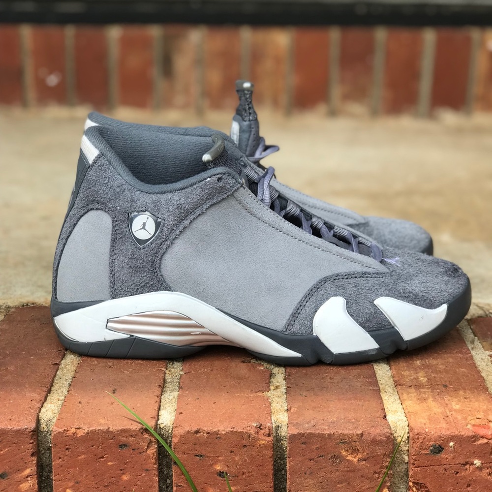 Air Jordan Retro 14 Flint Grey
Size 8.5